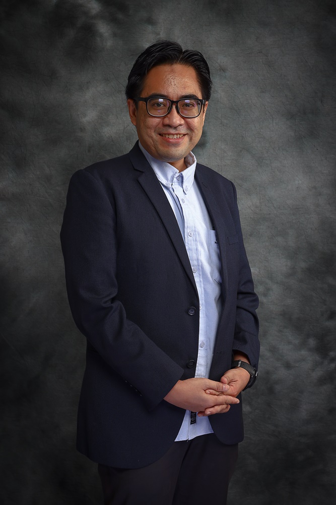 Prof. Dr. Helmy bin Hazmi